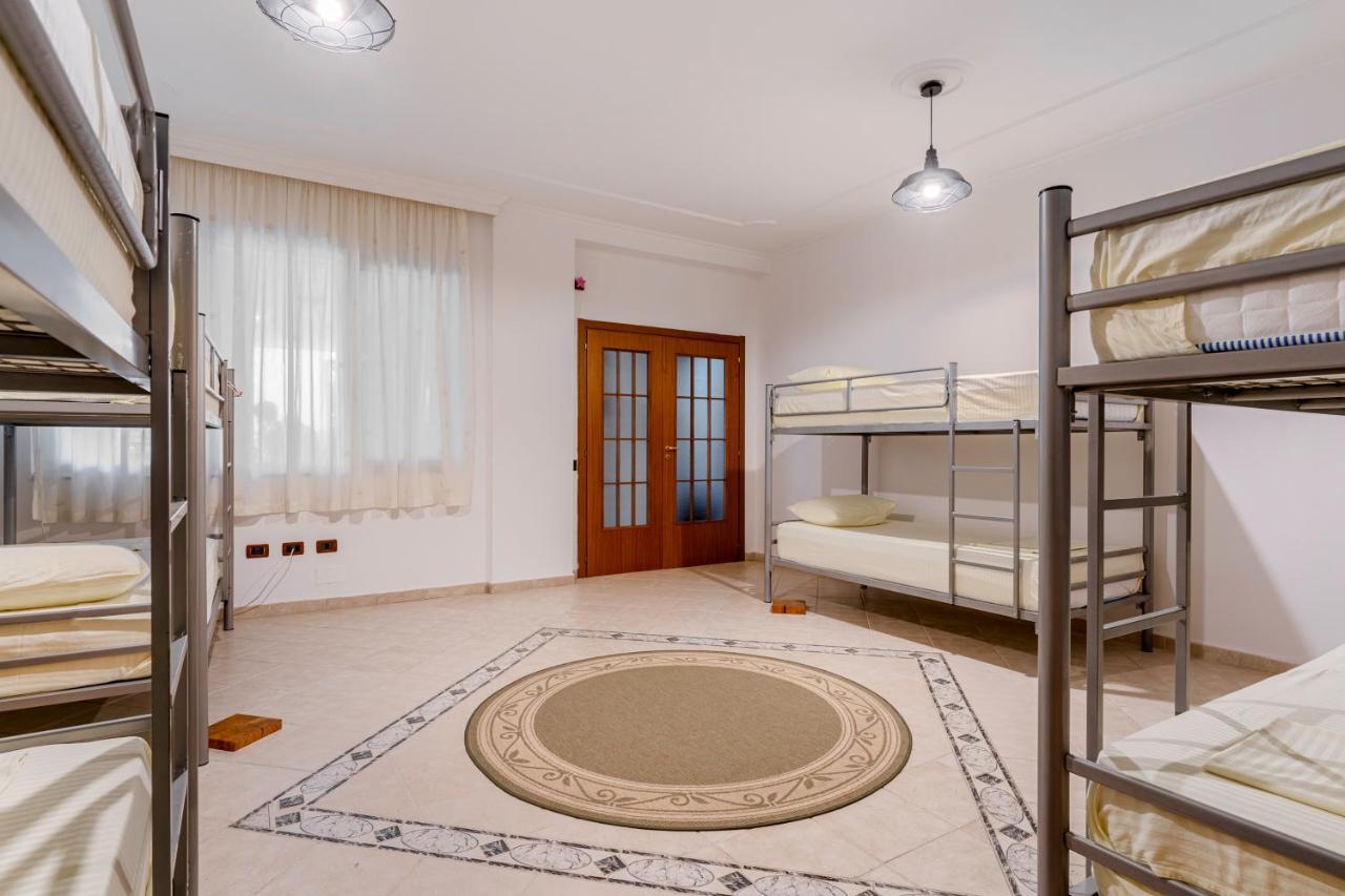 Hostel Nena Semi Tiran Dış mekan fotoğraf