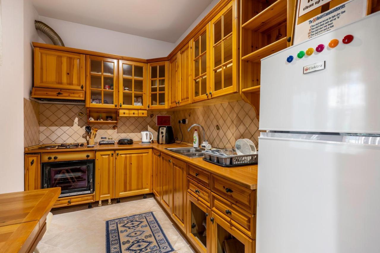Hostel Nena Semi Tiran Dış mekan fotoğraf
